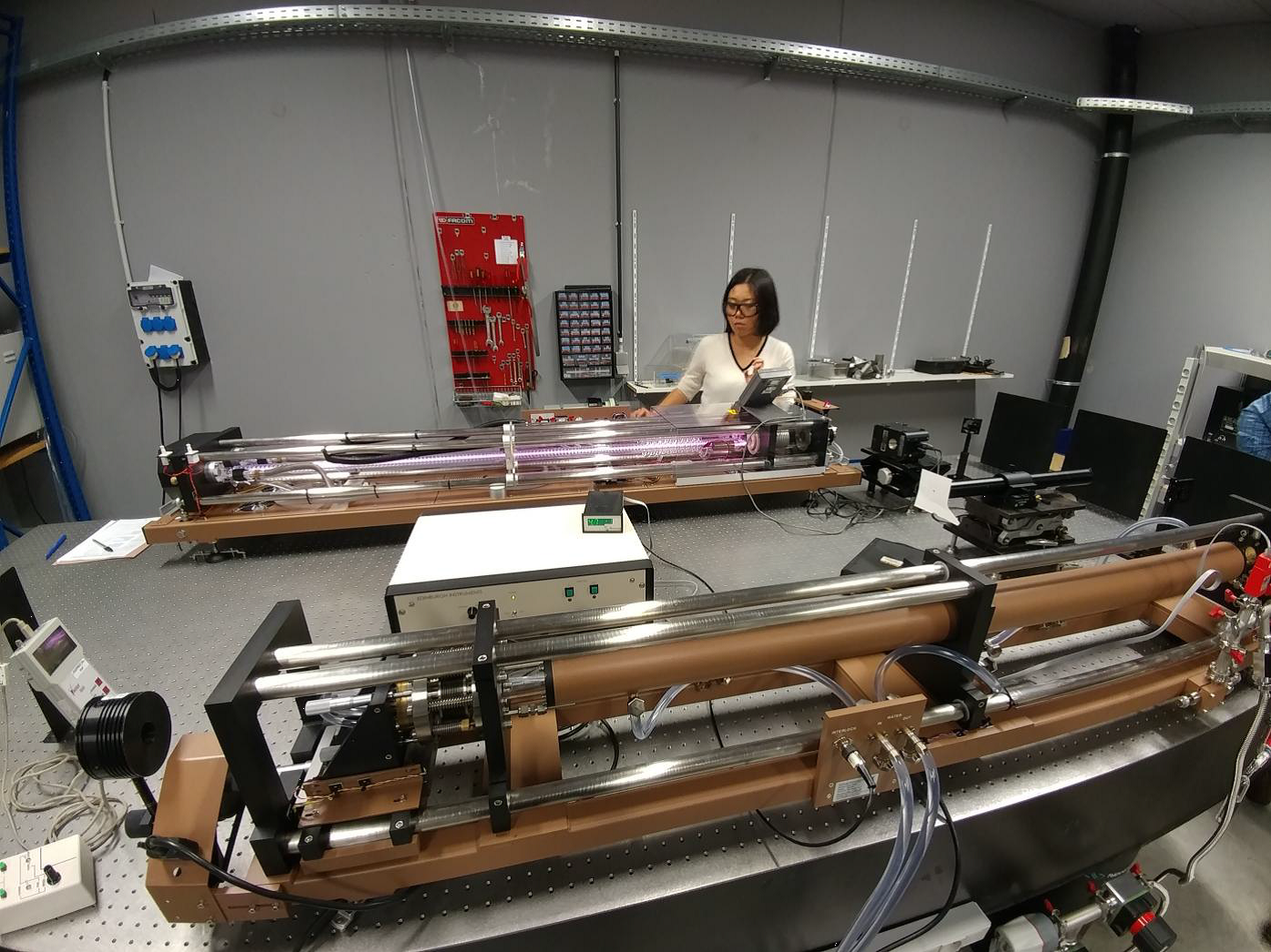 THz gas laser